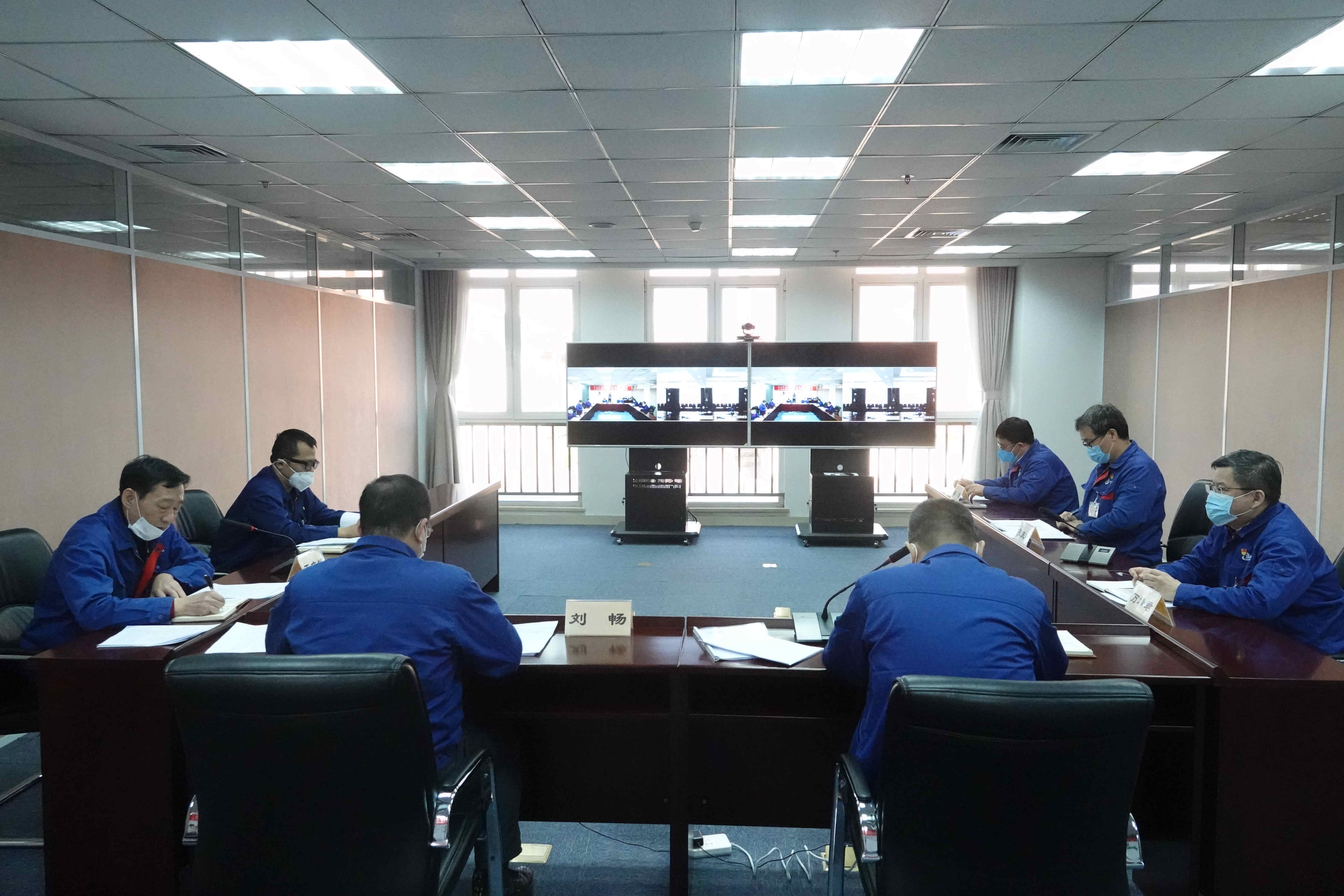张振戎参加天津重工专题民主生活会