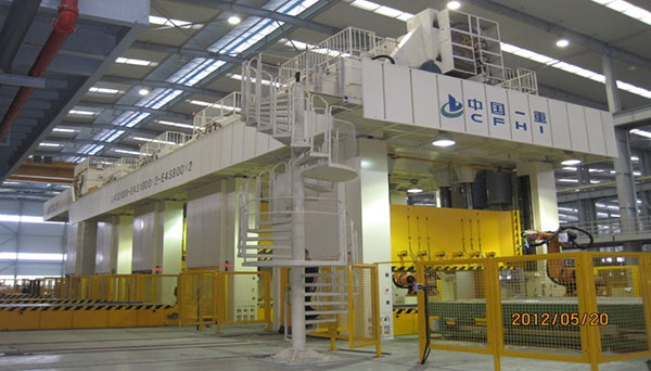公司与斯特曼公司合作生产的合肥长安L4S2000-MB压力机生产线